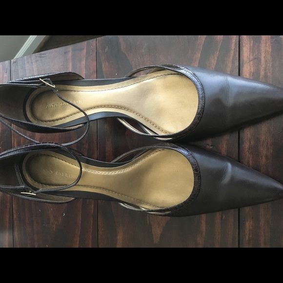 Ann Taylor chocolate brown shoe - Picture 4 of 4